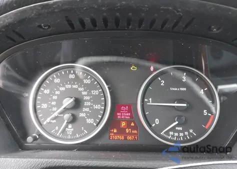 2012 BMW X5 xDrive35D z USA, uszkodzony, nr VIN 5UXZW0C59CL667891